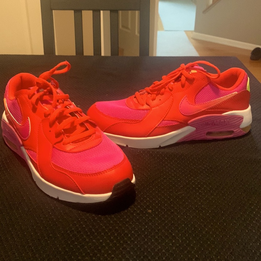 Nike Air Max Chile Red Mens 7 women 8.5 like new